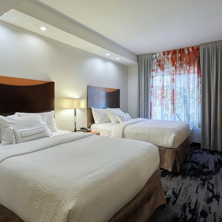 Fairfield Inn & Suites By Marriott Harrisburg West/ניו קמברלנד מראה חיצוני תמונה