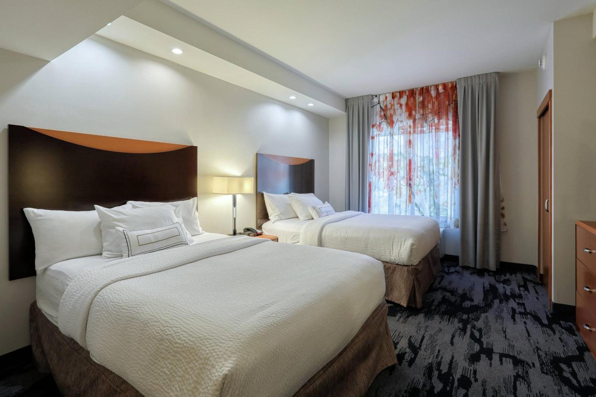 Fairfield Inn & Suites By Marriott Harrisburg West/ניו קמברלנד מראה חיצוני תמונה