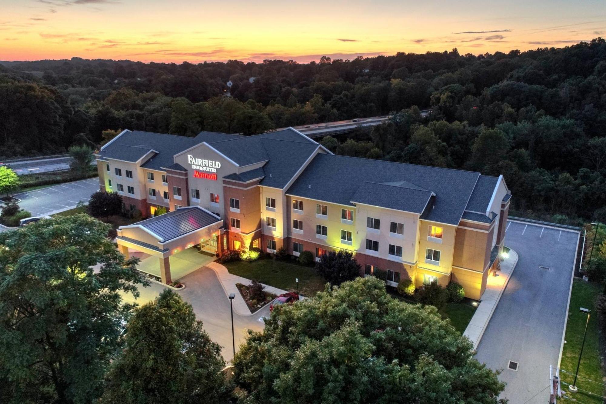 Fairfield Inn & Suites By Marriott Harrisburg West/ניו קמברלנד מראה חיצוני תמונה