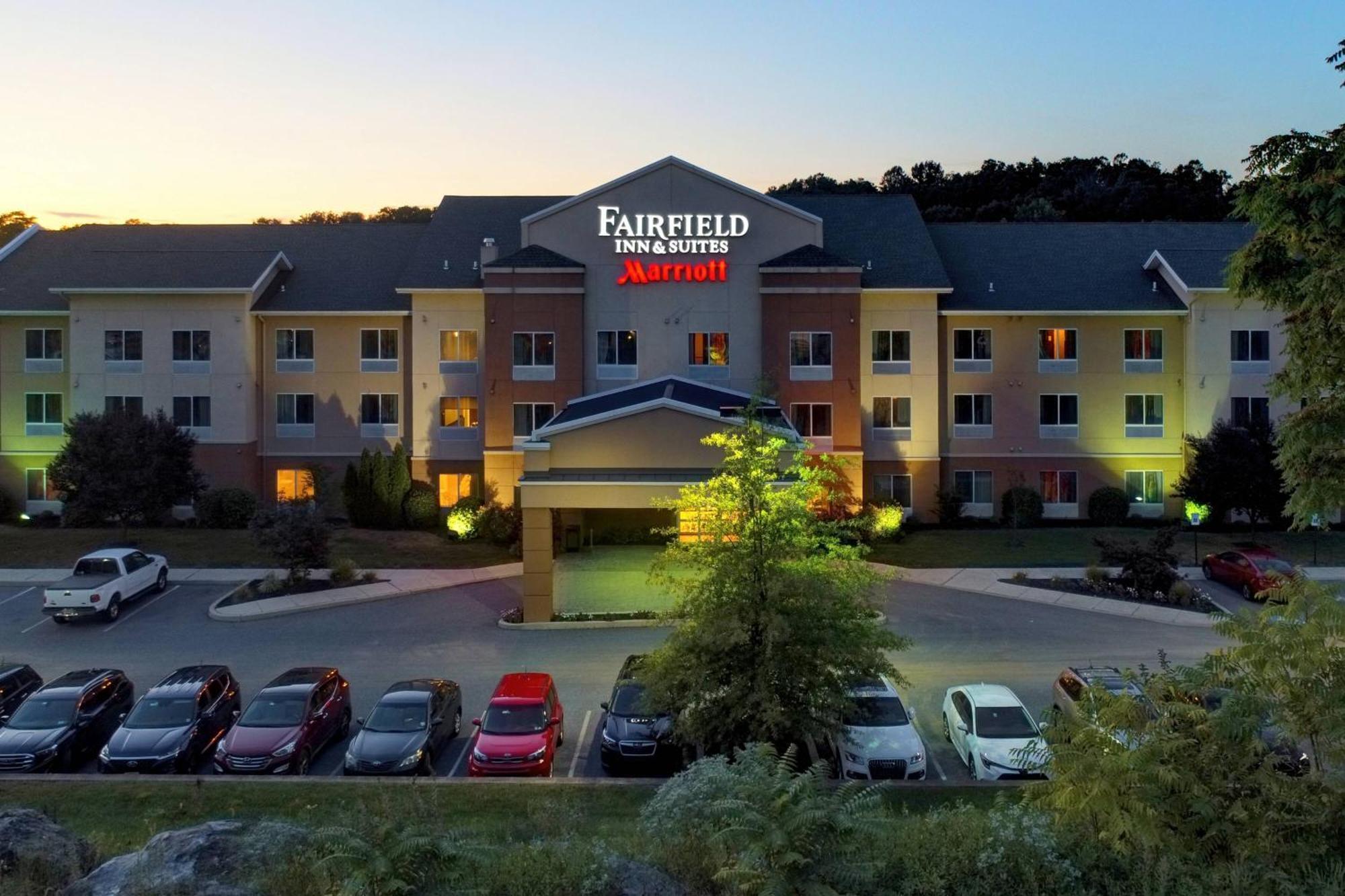 Fairfield Inn & Suites By Marriott Harrisburg West/ניו קמברלנד מראה חיצוני תמונה