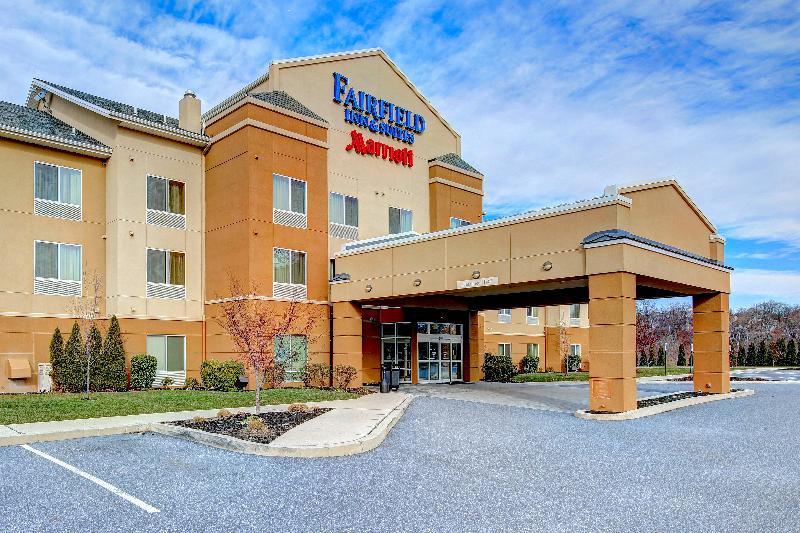 Fairfield Inn & Suites By Marriott Harrisburg West/ניו קמברלנד מראה חיצוני תמונה