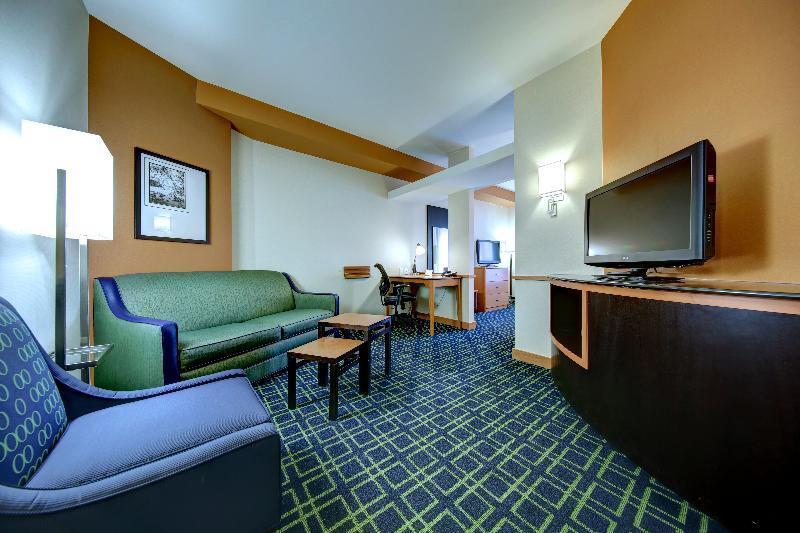 Fairfield Inn & Suites By Marriott Harrisburg West/ניו קמברלנד מראה חיצוני תמונה