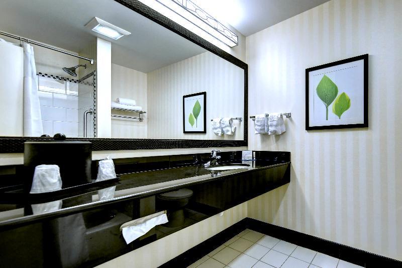 Fairfield Inn & Suites By Marriott Harrisburg West/ניו קמברלנד מראה חיצוני תמונה