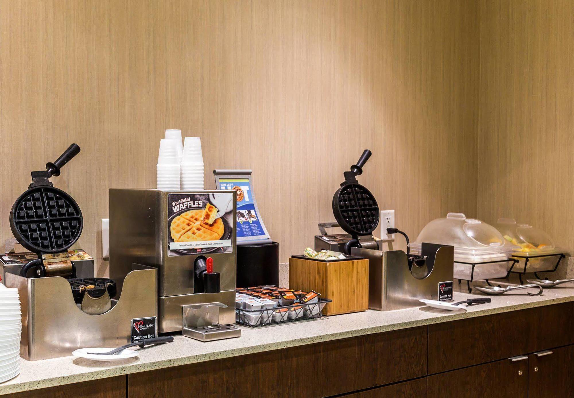 Fairfield Inn & Suites By Marriott Harrisburg West/ניו קמברלנד מראה חיצוני תמונה