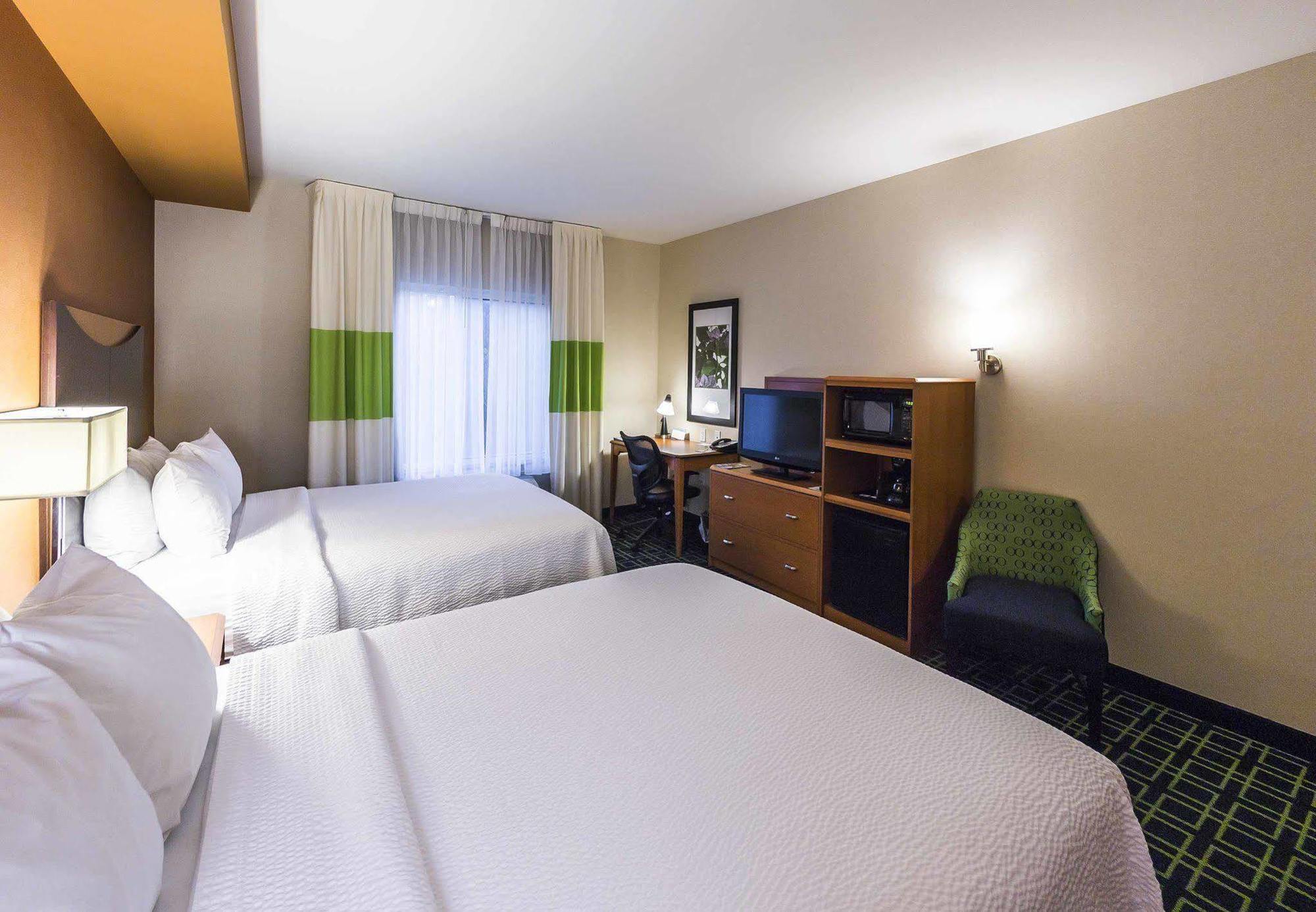 Fairfield Inn & Suites By Marriott Harrisburg West/ניו קמברלנד מראה חיצוני תמונה