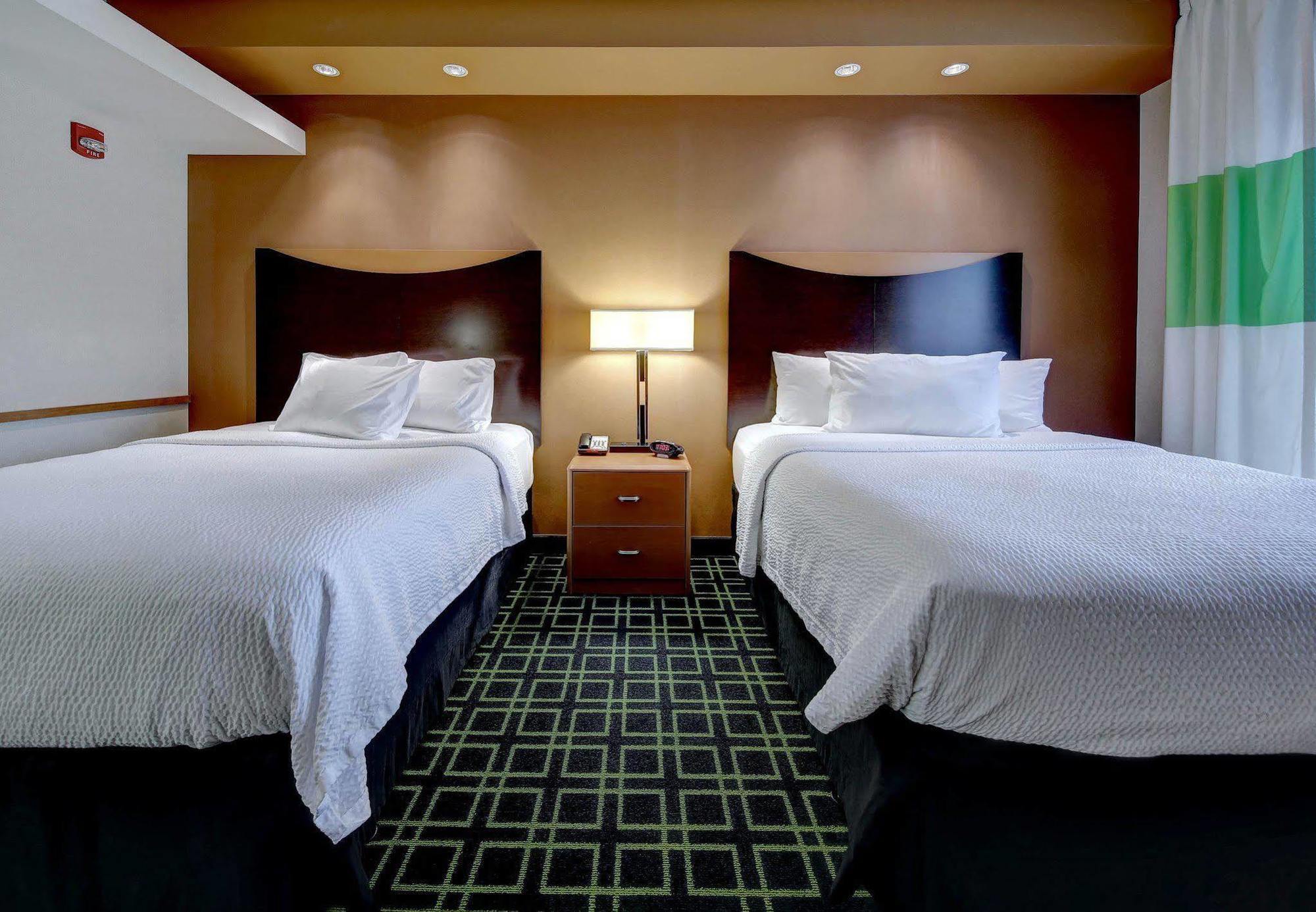 Fairfield Inn & Suites By Marriott Harrisburg West/ניו קמברלנד מראה חיצוני תמונה