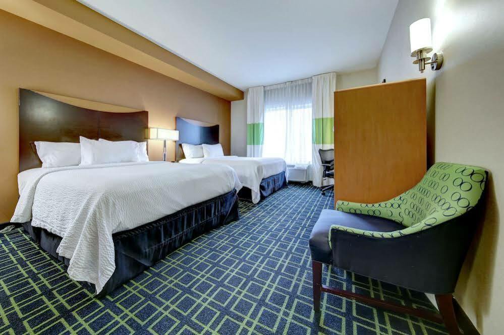 Fairfield Inn & Suites By Marriott Harrisburg West/ניו קמברלנד מראה חיצוני תמונה